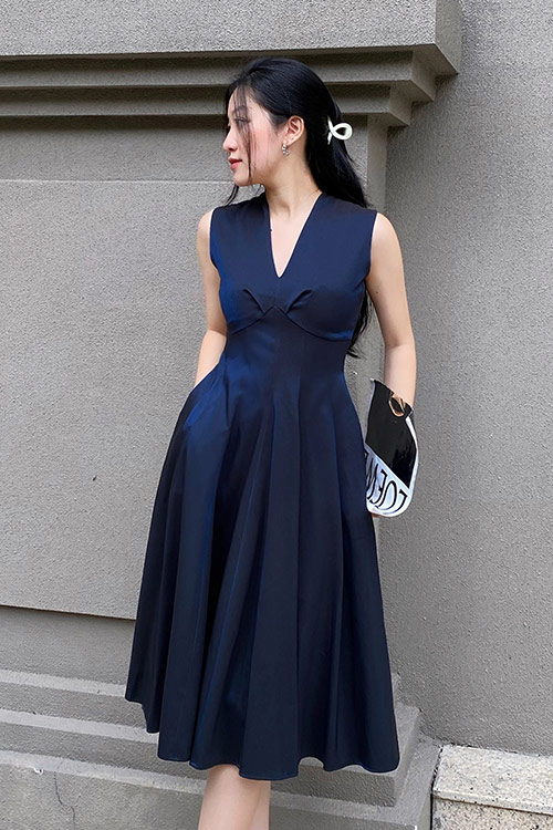 Đầm dự tiệc dáng xòe xếp ly nhấn ngực