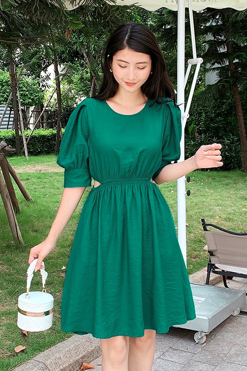 Đầm xòe tay lỡ eo cut-out bo thun