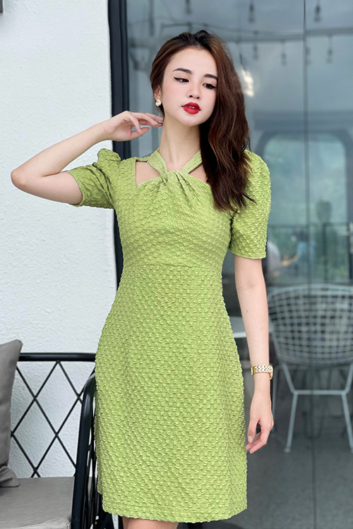 Đầm dự tiệc dáng chữ A cổ xoắn cut-out